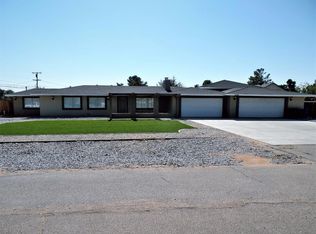 20877 Yucca Loma Rd, Apple Valley, CA 92307