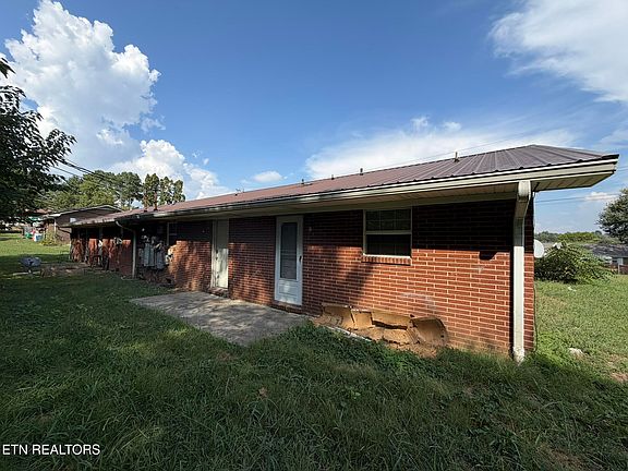 4th image of 1617 Jefferson St