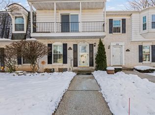 106 Manor Way, Rochester, MI 48309