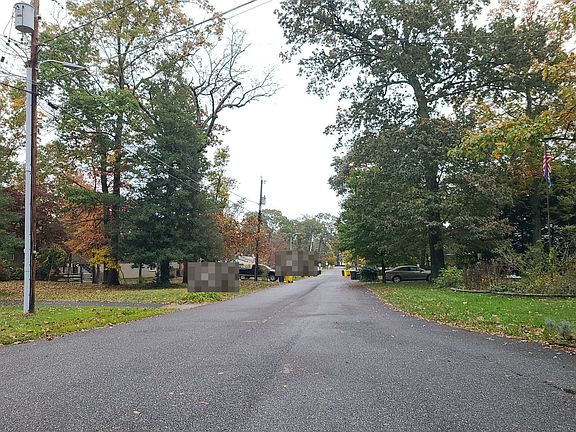 3rd image of 7872 West Dr #A