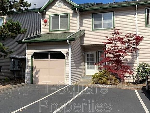 2nd image of 15815 Admiralty Way APT C1