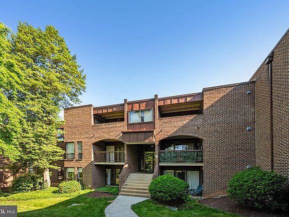 3rd image of 11240 Chestnut Grove Sq APT 157