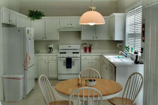 3rd image of 2720 Cottesford Dr SE