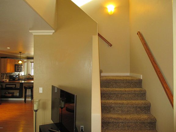 3rd image of 47 Stratford Dr