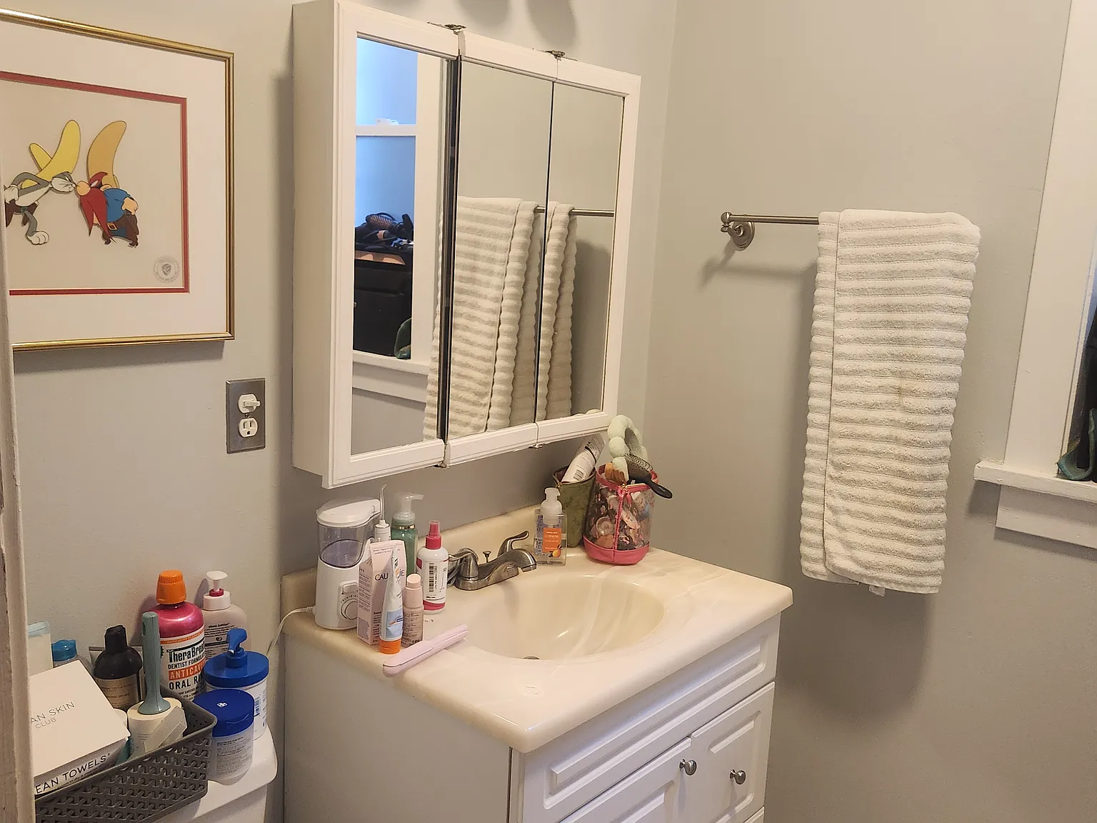 2210 W Wilson Ave — Photo 4