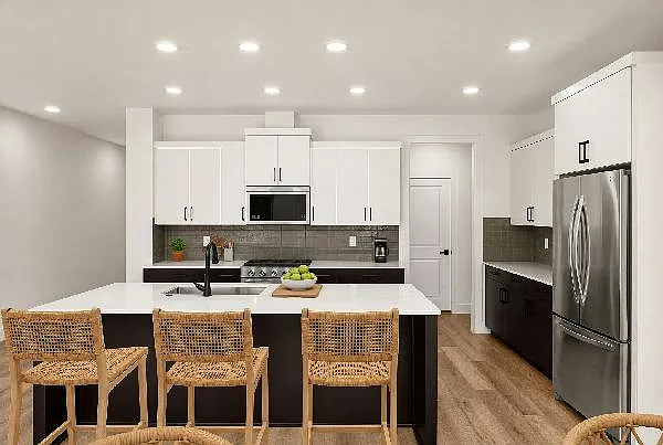 3 bed, 2.5 bath, 1816 sqft, $2,950 — Photo 3