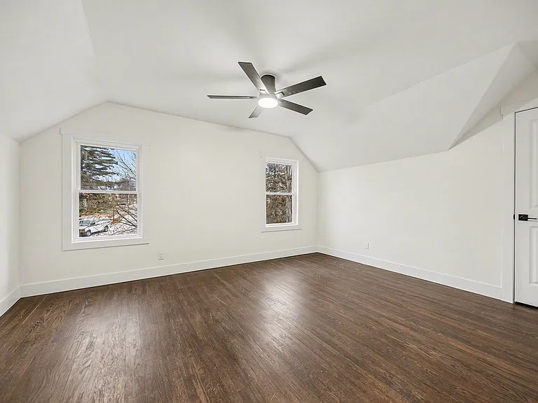 195 Sherman Ave — Photo 14
