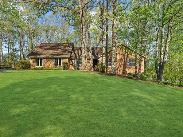 11815 Mountain Laurel Dr, Roswell, GA 30075