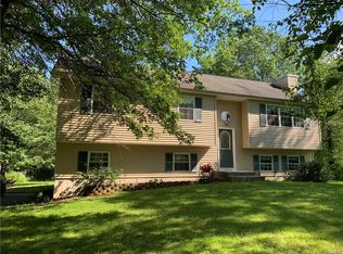 56 Youngs Ln, Bloomingburg, NY 12721