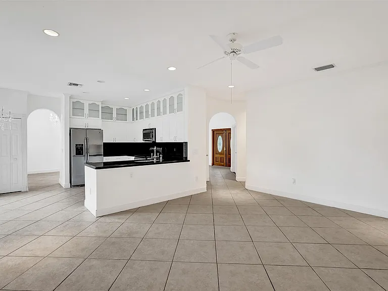 10902 Tamoron Ln — Photo 13