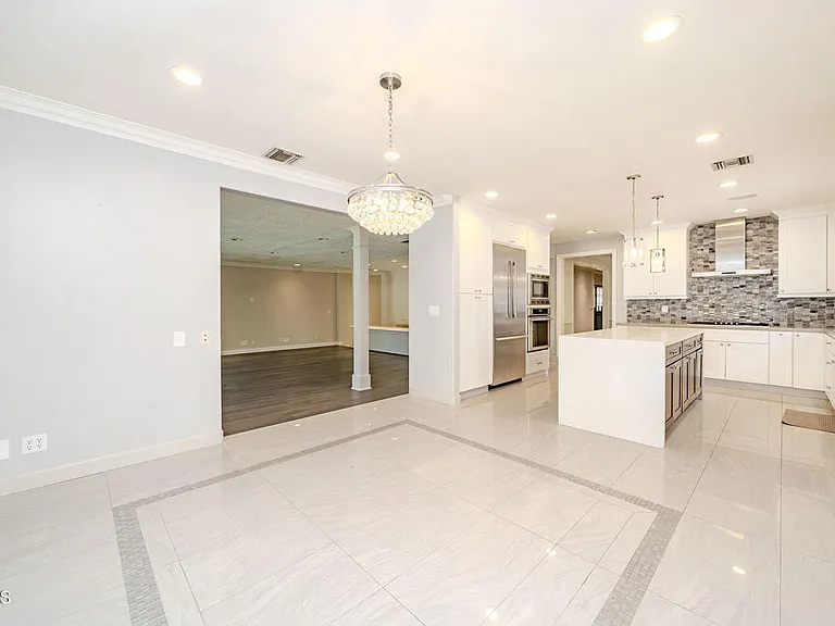 4330 Bel Aire Dr — Photo 16
