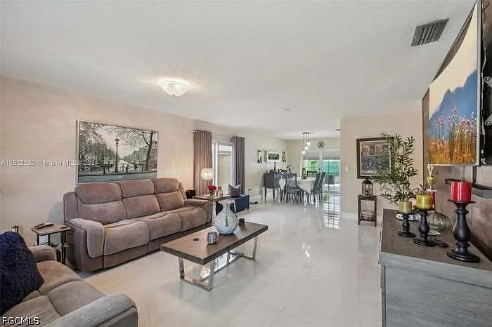 13222 SW 39th Ter — Photo 4