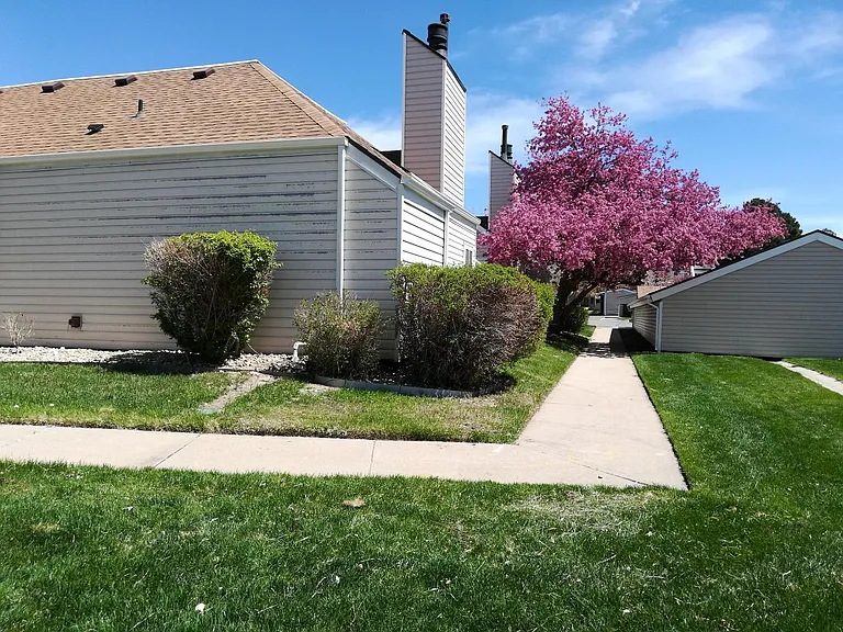 2690 S Xanadu Way — Photo 7
