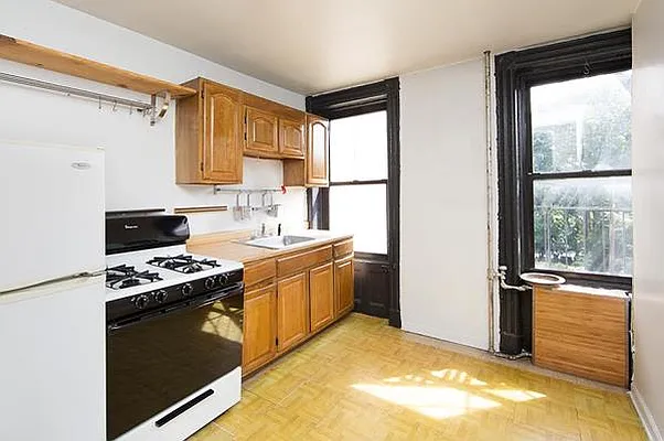 Rented by Avenue Sotheby's International Realty | media 11