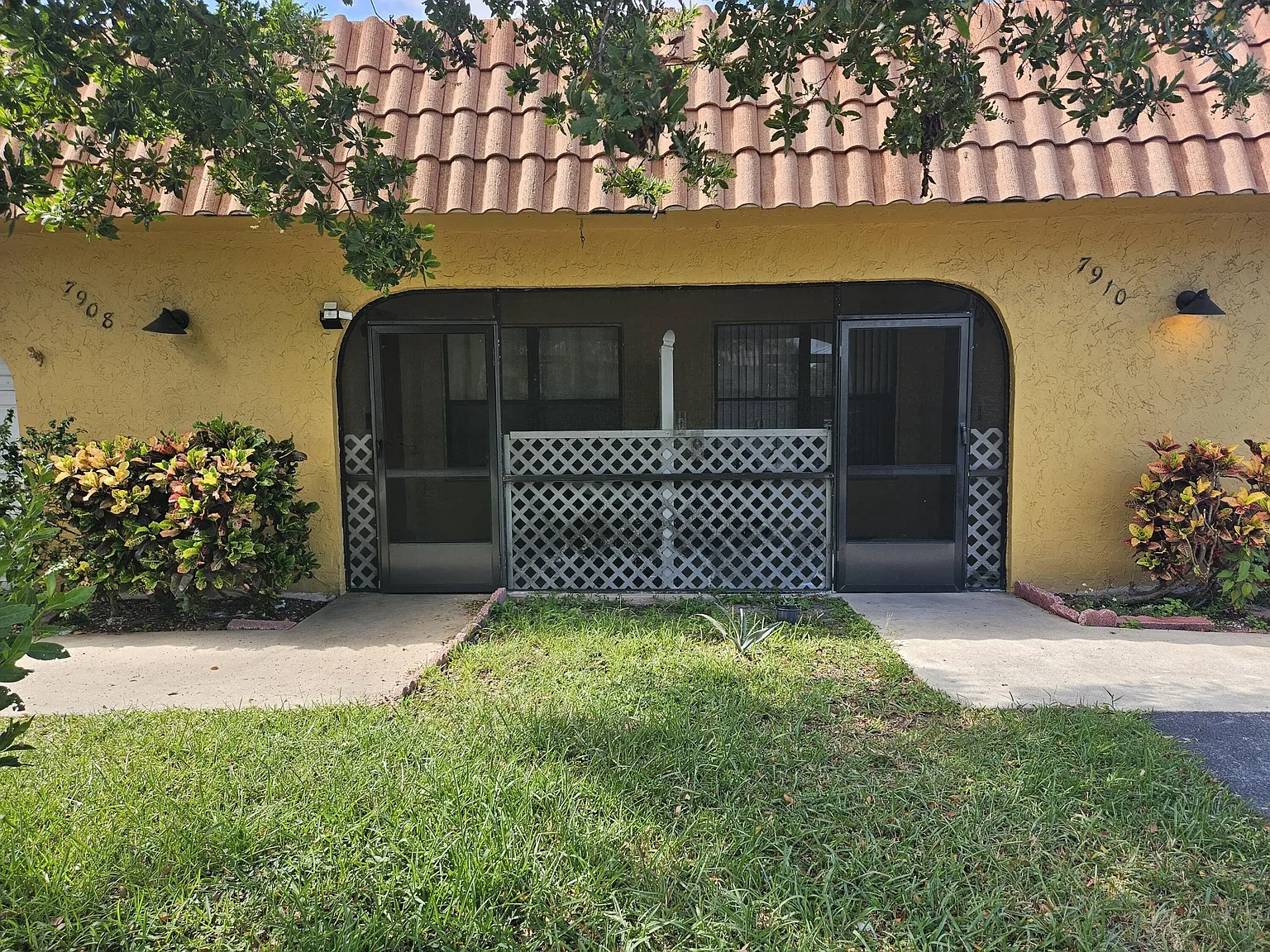 2 bed, 2.0 bath, 1446 sqft, $3,000 — Photo 2