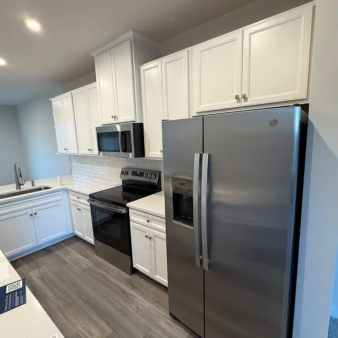 4 bed, 4.5 bath, 2075 sqft, $4,000 — Photo 3