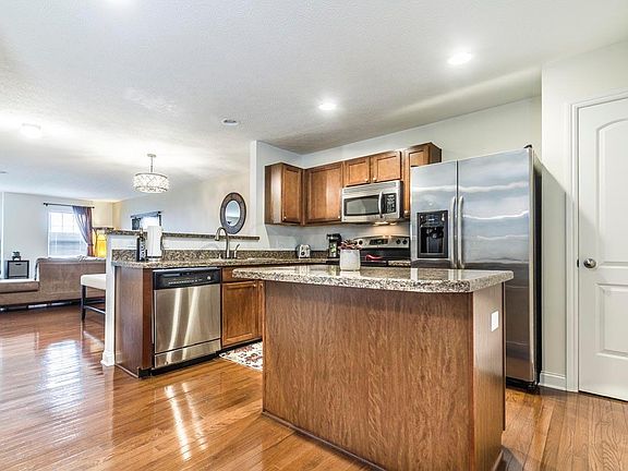 4th image of 5974 Woodshire Dr