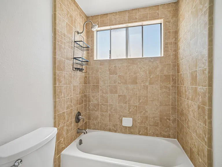 1939 N Tamarind Ave #1 — Photo 17