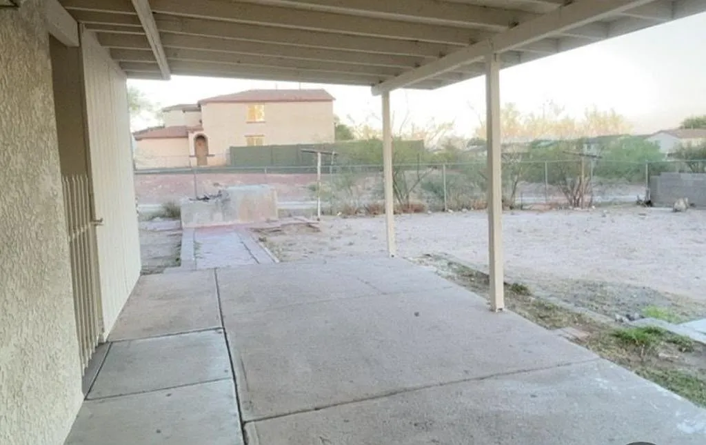 1601 W San Ricardo Blvd — Photo 2