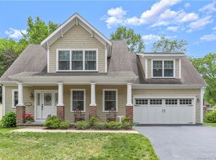 97 Carroll Rd, Fairfield, CT 06824