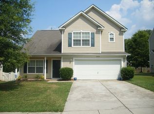 8020 Shiny Meadow Ln, Charlotte, NC 28215