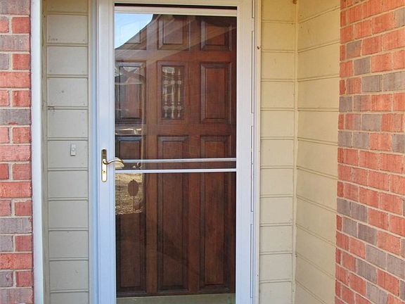 2nd image of 2842 Fairway Glen Dr