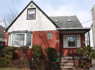 1411 Washington Ave, New Hyde Park, NY 11040