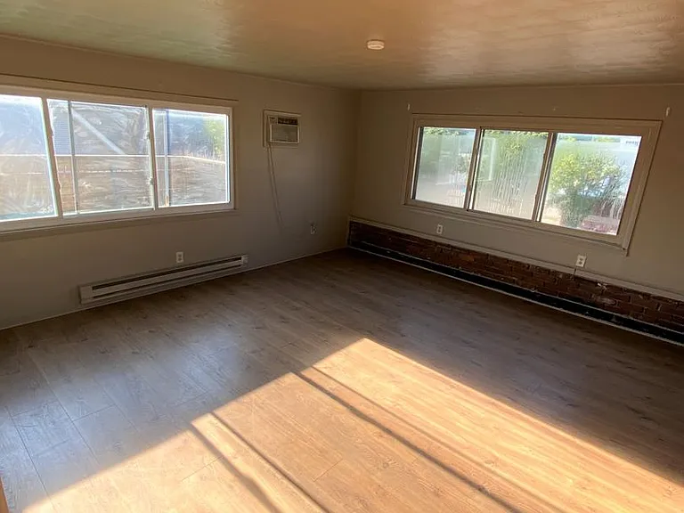 217 S Lincoln St — Photo 11
