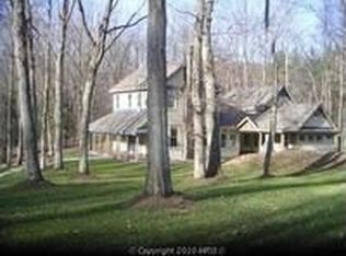 20 Robinwood Dr, Oakland, MD