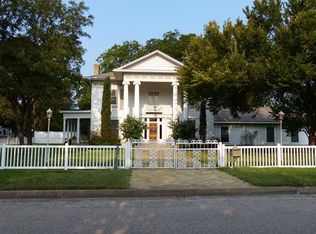 1208 S Pine St, Brady, TX 76825