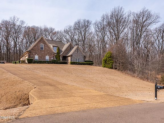 3rd image of 4371 Dickens Place Dr