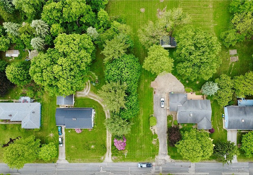 1st image of Garden St
