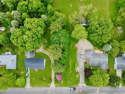 Garden St, Burton, OH, 44021