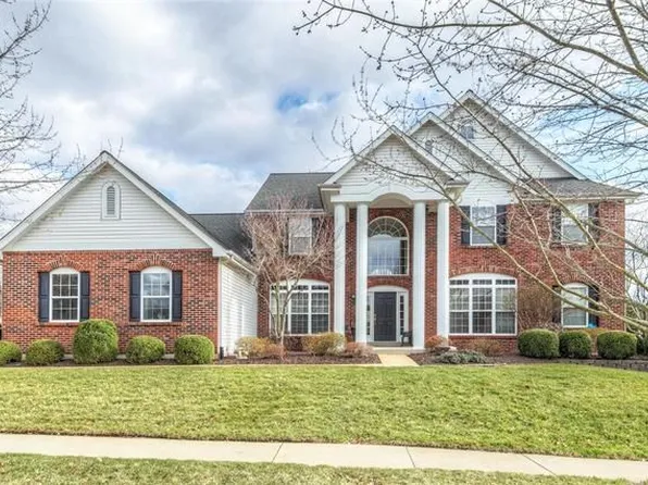 17691 Westhampton Woods Dr, Chesterfield, MO 63005