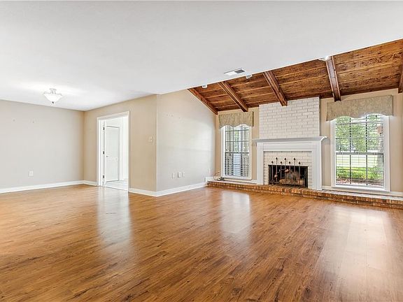 3rd image of 3 S Court Villa Dr #28