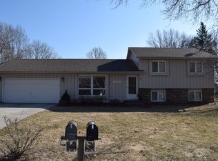 10206 Pilgrim Ln N, Maple Grove, MN 55369