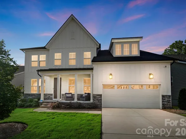 5225 Glenwalk Dr, Charlotte, NC 28269