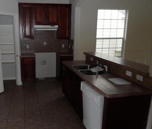 5th image of 10214 Las Terrazas Dr