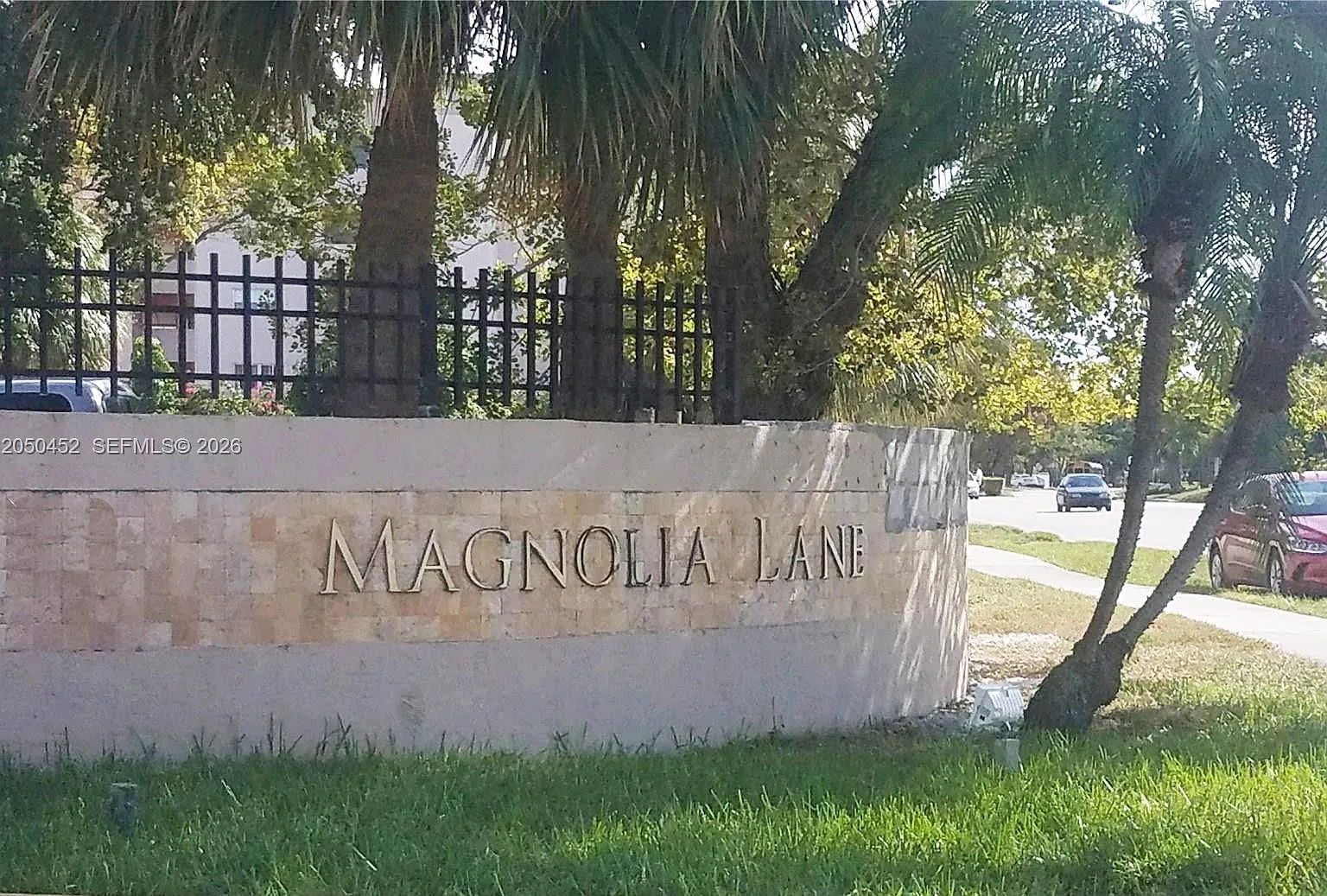 Magnolia Lane Condo — Photo 1