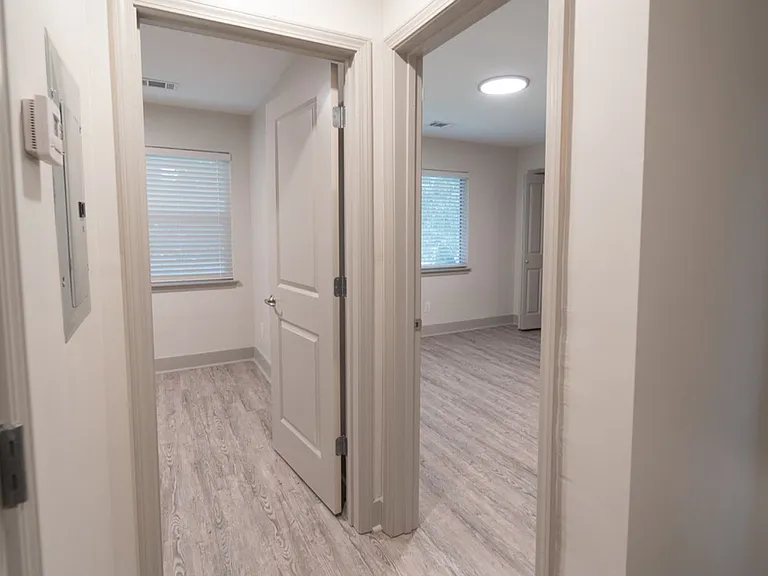 Emory Woods Apartments — Photo 26