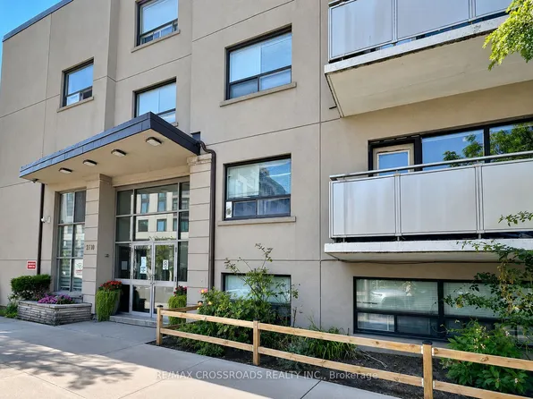 2770 Yonge St #302, Toronto, ON M4N 2J3