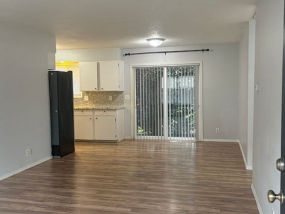 2nd image of 268 NW Connell Ave APT B