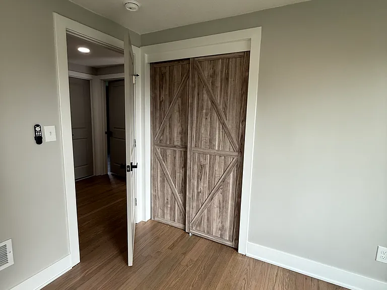 608 S Olive St — Photo 5
