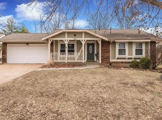 1115 Shadowoak Dr, Ballwin, MO 63021