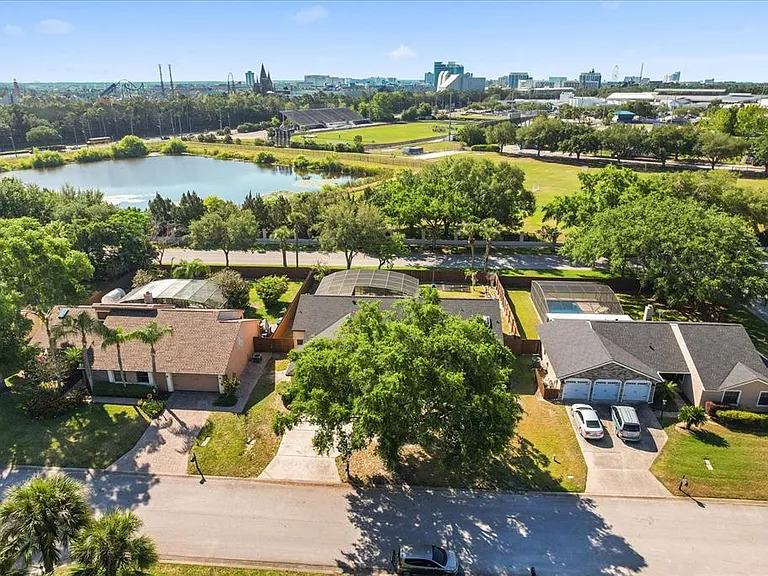 6135 Crystal View Dr — Photo 31