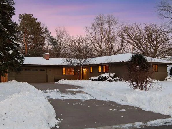 8236 Westwood Hills Curv, Saint Louis Park, MN 55426