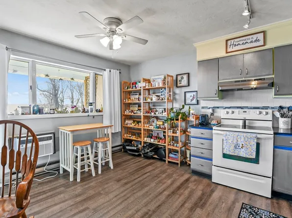 580 S Main St #408, Lanesborough, MA 01237