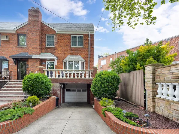 6312 72nd St, Middle Village, NY 11379