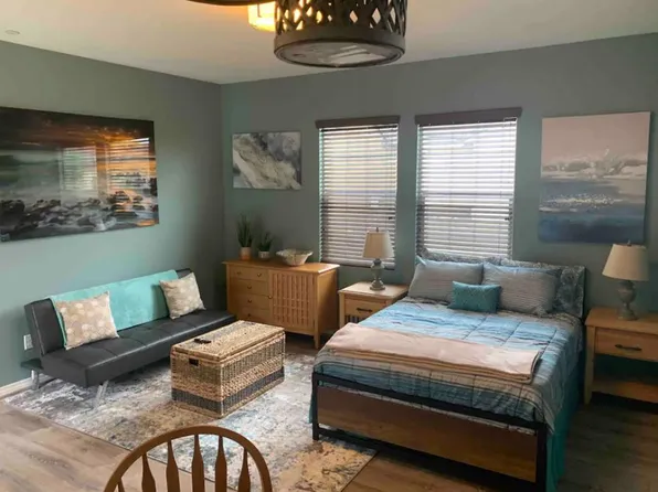 742 Owens River Dr, Oxnard, CA 93036