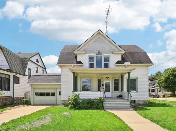 325 West Chestnut STREET, Burlington, WI 53105